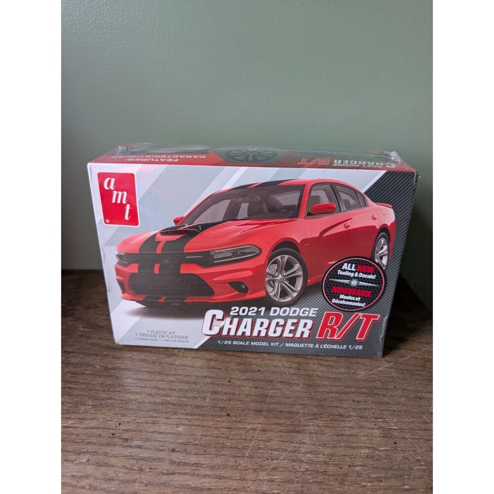 AMT 2021 Dodge Charger R/T 1/25 Scale Model Car Kit AMT1323M Factory Sealed NIB